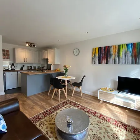 Lavender Apartment *