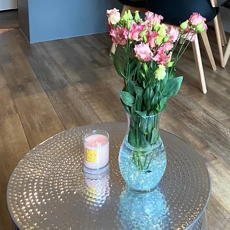 Lavender Apartment *